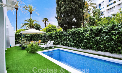 Vente d'un appartement spacieux avec une terrasse et une piscine privée, plage de seconde ligne dans le centre de Marbella 44958