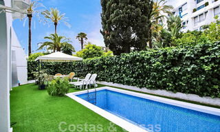 Vente d'un appartement spacieux avec une terrasse et une piscine privée, plage de seconde ligne dans le centre de Marbella 44958 