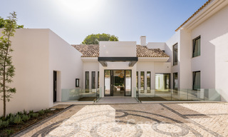 Vente d'une villa design espagnole en prévente, à quelques pas du terrain de golf de Marbella - Benahavis 45498 