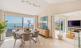 Villa contemporaine entièrement rénovée à vendre, avec vue sur la mer, située dans une urbanisation de bord de mer à Estepona 45029 