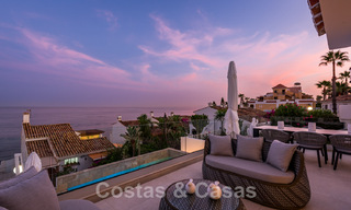 Villa contemporaine entièrement rénovée à vendre, avec vue sur la mer, située dans une urbanisation de bord de mer à Estepona 45044 