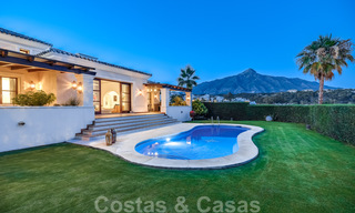 Spacieuse villa de luxe à vendre, de style andalou, située en hauteur à Nueva Andalucia, Marbella 45075 