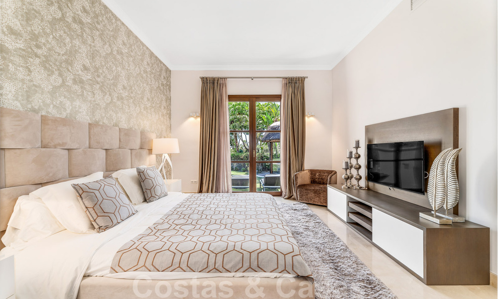 Spacieuse villa de luxe à vendre, de style andalou, située en hauteur à Nueva Andalucia, Marbella 45095