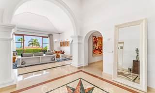 Spacieuse villa de luxe à vendre, de style andalou, située en hauteur à Nueva Andalucia, Marbella 45104 