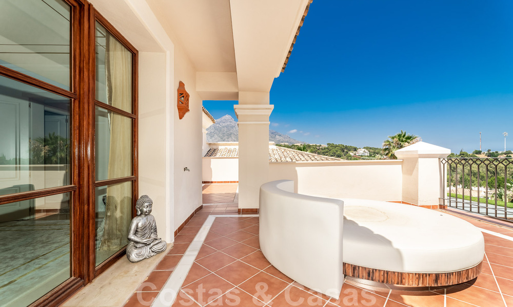 Spacieuse villa de luxe à vendre, de style andalou, située en hauteur à Nueva Andalucia, Marbella 45119