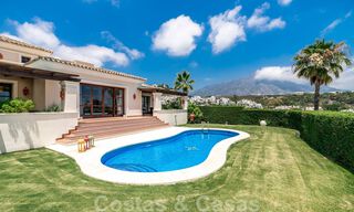 Spacieuse villa de luxe à vendre, de style andalou, située en hauteur à Nueva Andalucia, Marbella 45125 