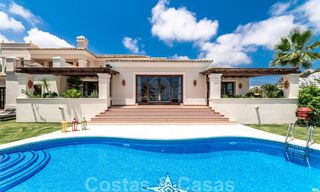 Spacieuse villa de luxe à vendre, de style andalou, située en hauteur à Nueva Andalucia, Marbella 45129 