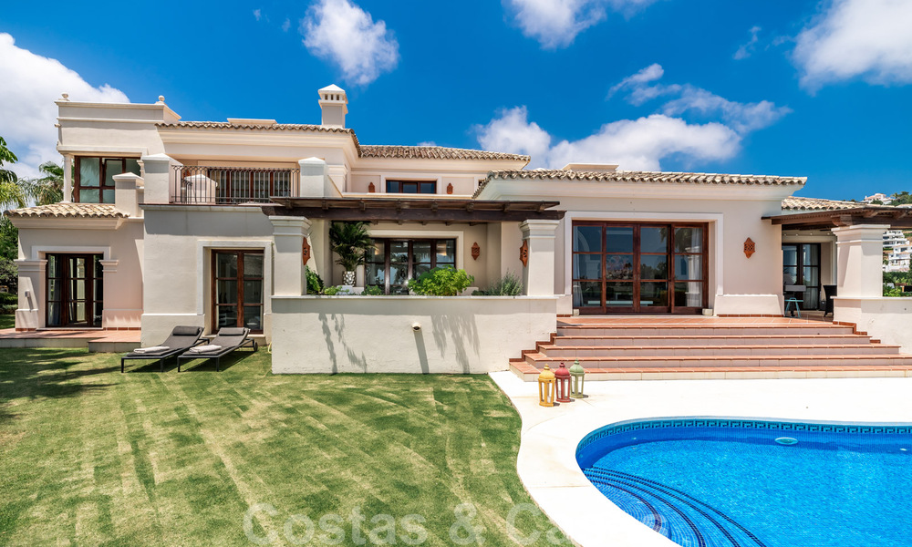 Spacieuse villa de luxe à vendre, de style andalou, située en hauteur à Nueva Andalucia, Marbella 45134