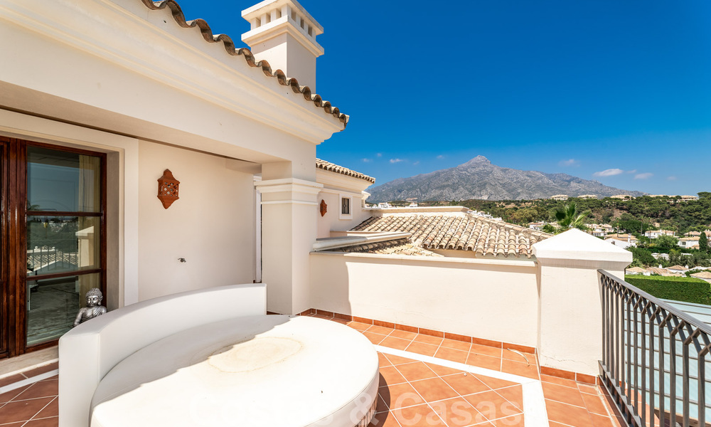 Spacieuse villa de luxe à vendre, de style andalou, située en hauteur à Nueva Andalucia, Marbella 45136