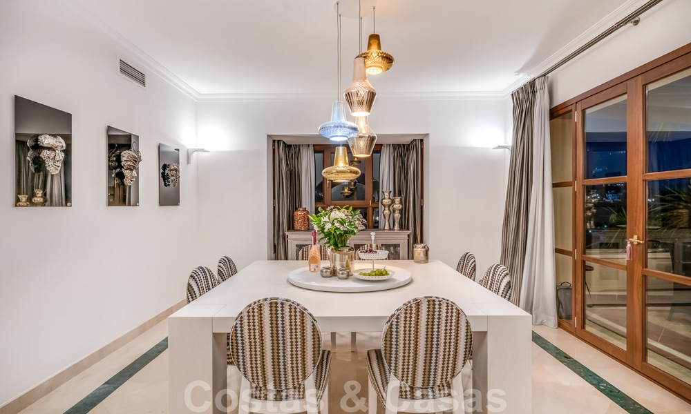 Spacieuse villa de luxe à vendre, de style andalou, située en hauteur à Nueva Andalucia, Marbella 45149