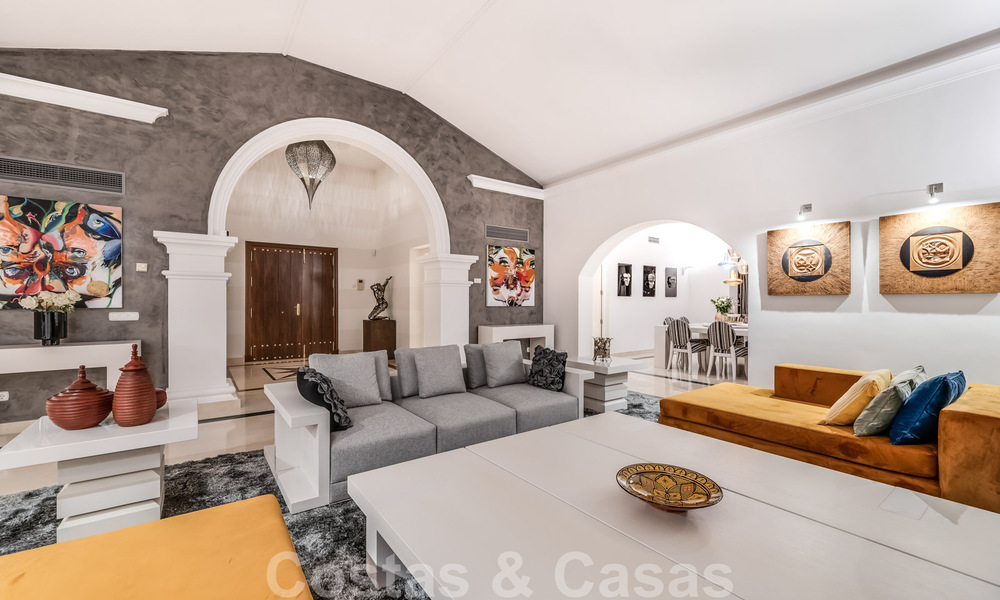 Spacieuse villa de luxe à vendre, de style andalou, située en hauteur à Nueva Andalucia, Marbella 45151