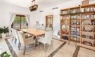 Spacieuse et charmante villa de luxe à vendre, dans une urbanisation résidentielle privilégiée de la nouvelle Golden Mile, Benahavis - Marbella 45603 