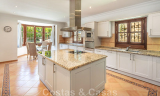 Spacieuse et charmante villa de luxe à vendre, dans une urbanisation résidentielle privilégiée de la nouvelle Golden Mile, Benahavis - Marbella 45611 