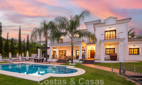 Spacieuse et charmante villa de luxe à vendre, dans une urbanisation résidentielle privilégiée de la nouvelle Golden Mile, Benahavis - Marbella 45619