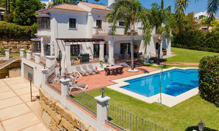 Spacieuse et charmante villa de luxe à vendre, dans une urbanisation résidentielle privilégiée de la nouvelle Golden Mile, Benahavis - Marbella 45622 