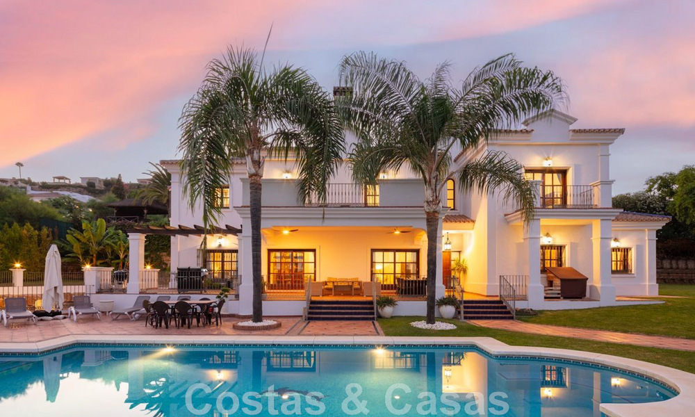 Spacieuse et charmante villa de luxe à vendre, dans une urbanisation résidentielle privilégiée de la nouvelle Golden Mile, Benahavis - Marbella 45624
