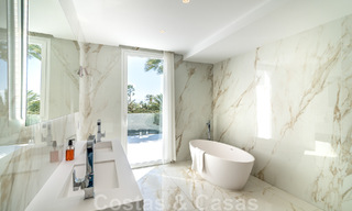 Villa de luxe unique à vendre dans un style architectural andalou moderne, avec vue sur la mer, à quelques pas de Puerto Banus, Marbella 45821 