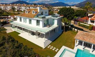 Villa de luxe unique à vendre dans un style architectural andalou moderne, avec vue sur la mer, à quelques pas de Puerto Banus, Marbella 45839 