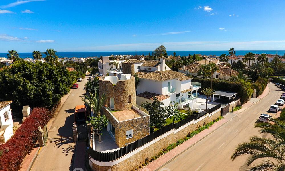 Villa de luxe unique à vendre dans un style architectural andalou moderne, avec vue sur la mer, à quelques pas de Puerto Banus, Marbella 45841