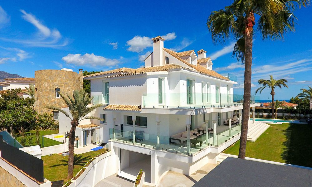 Villa de luxe unique à vendre dans un style architectural andalou moderne, avec vue sur la mer, à quelques pas de Puerto Banus, Marbella 45842