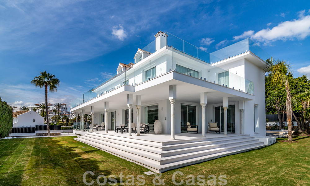 Villa de luxe unique à vendre dans un style architectural andalou moderne, avec vue sur la mer, à quelques pas de Puerto Banus, Marbella 45846