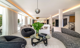 Villa de luxe unique à vendre dans un style architectural andalou moderne, avec vue sur la mer, à quelques pas de Puerto Banus, Marbella 45869 