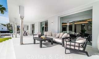 Villa de luxe unique à vendre dans un style architectural andalou moderne, avec vue sur la mer, à quelques pas de Puerto Banus, Marbella 45876 