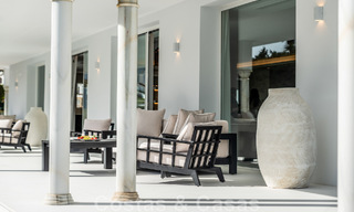 Villa de luxe unique à vendre dans un style architectural andalou moderne, avec vue sur la mer, à quelques pas de Puerto Banus, Marbella 45879 