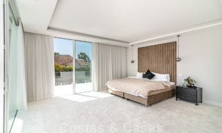 Villa de luxe unique à vendre dans un style architectural andalou moderne, avec vue sur la mer, à quelques pas de Puerto Banus, Marbella 45881 