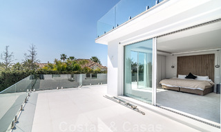 Villa de luxe unique à vendre dans un style architectural andalou moderne, avec vue sur la mer, à quelques pas de Puerto Banus, Marbella 45886 