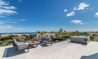 Villa de luxe unique à vendre dans un style architectural andalou moderne, avec vue sur la mer, à quelques pas de Puerto Banus, Marbella 45900 
