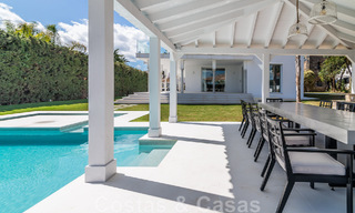 Villa de luxe unique à vendre dans un style architectural andalou moderne, avec vue sur la mer, à quelques pas de Puerto Banus, Marbella 45906 