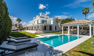 Villa de luxe unique à vendre dans un style architectural andalou moderne, avec vue sur la mer, à quelques pas de Puerto Banus, Marbella 45909 