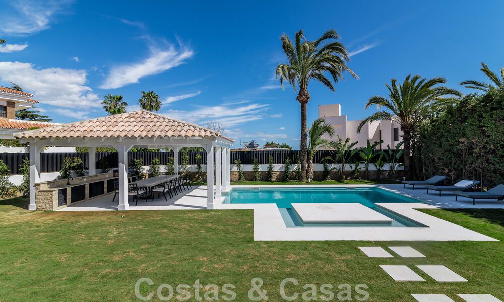 Villa de luxe unique à vendre dans un style architectural andalou moderne, avec vue sur la mer, à quelques pas de Puerto Banus, Marbella 45918