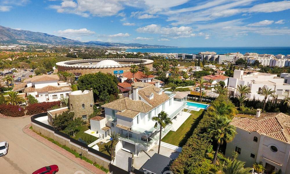 Villa de luxe unique à vendre dans un style architectural andalou moderne, avec vue sur la mer, à quelques pas de Puerto Banus, Marbella 45923