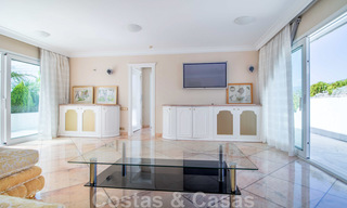 Penthouse à vendre dans un complexe exclusif avec sécurité permanente, golf en première ligne au cœur de Nueva Andalucia 45275 