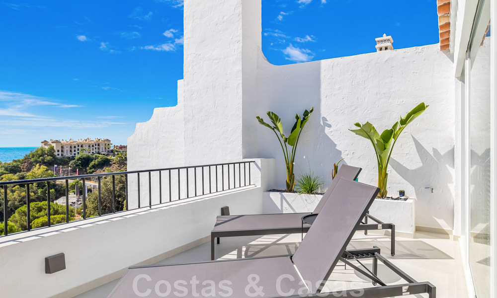 Spacieux penthouse de luxe entièrement rénové à vendre avec vue sur la mer à Benahavis - Marbella 45278