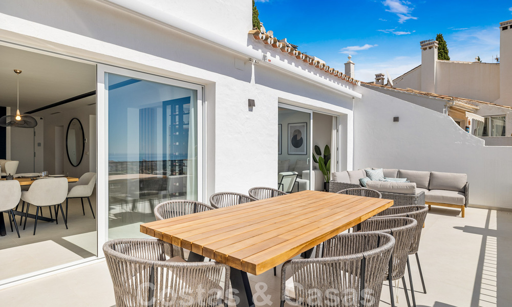 Spacieux penthouse de luxe entièrement rénové à vendre avec vue sur la mer à Benahavis - Marbella 45283