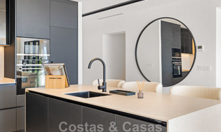 Spacieux penthouse de luxe entièrement rénové à vendre avec vue sur la mer à Benahavis - Marbella 45308 