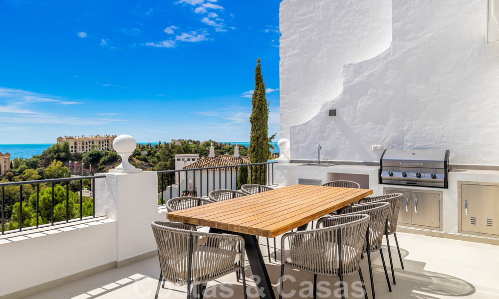 Spacieux penthouse de luxe entièrement rénové à vendre avec vue sur la mer à Benahavis - Marbella 45315