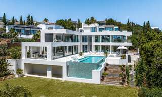 Nouvelle villa design moderniste à vendre avec vue panoramique, située sur la nouvelle Golden Mile de Marbella - Benahavis 53676 