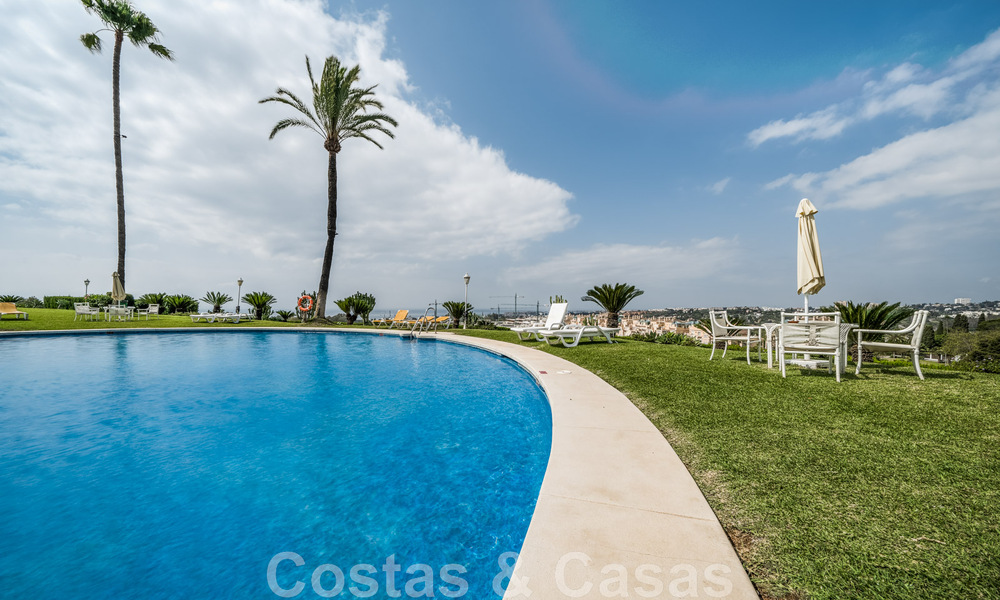 Spacieux appartement à vendre, entièrement rénové dans un style moderne, situé dans un quartier recherché du Golden Mile de Marbella 46420