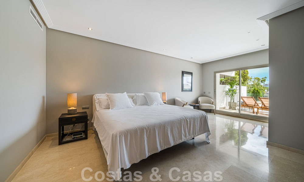 Spacieux appartement à vendre, entièrement rénové dans un style moderne, situé dans un quartier recherché du Golden Mile de Marbella 46426