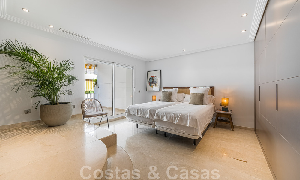 Spacieux appartement à vendre, entièrement rénové dans un style moderne, situé dans un quartier recherché du Golden Mile de Marbella 46429