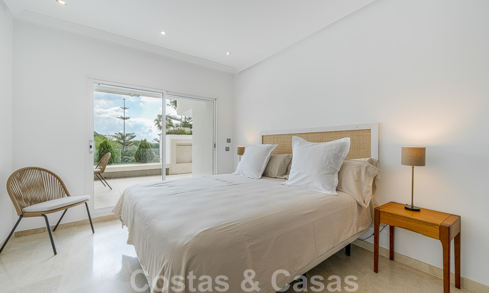 Spacieux appartement à vendre, entièrement rénové dans un style moderne, situé dans un quartier recherché du Golden Mile de Marbella 46433