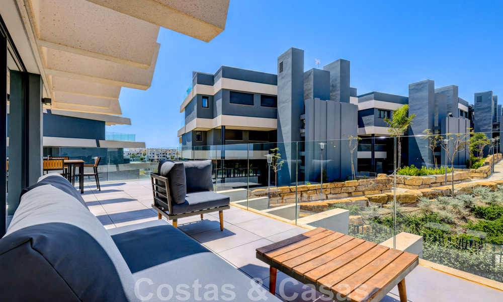 Appartement moderne de 3 chambres, prêt à être emménagé, à louer dans un complexe de golf sur le nouveau Golden Mile, entre Marbella et Estepona 45540