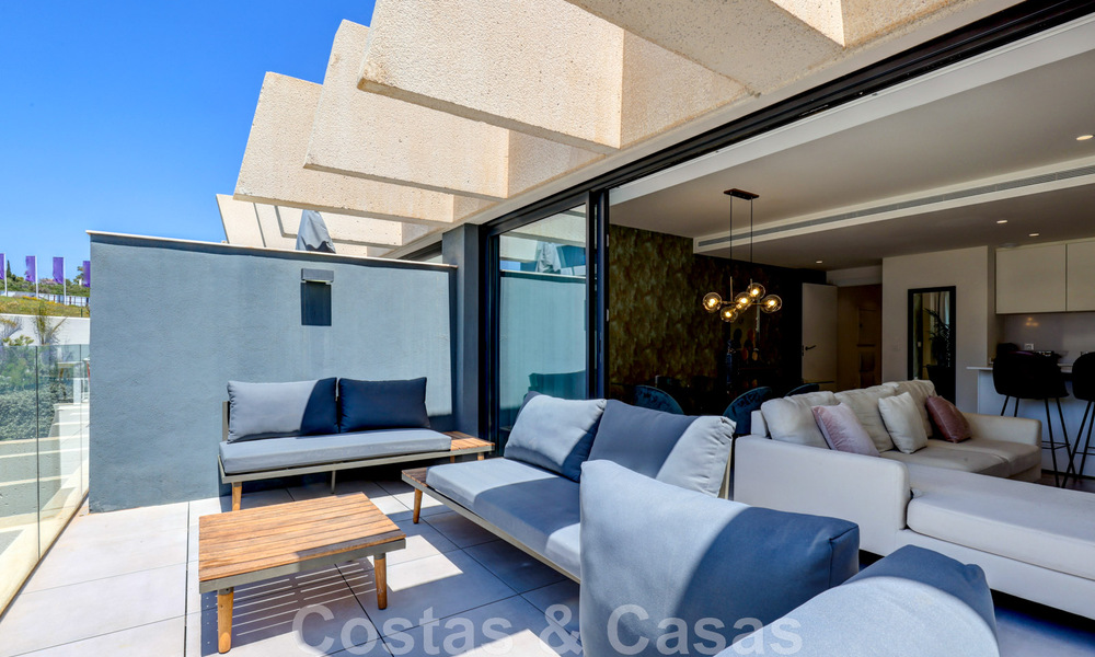 Appartement moderne de 3 chambres, prêt à être emménagé, à louer dans un complexe de golf sur le nouveau Golden Mile, entre Marbella et Estepona 45543