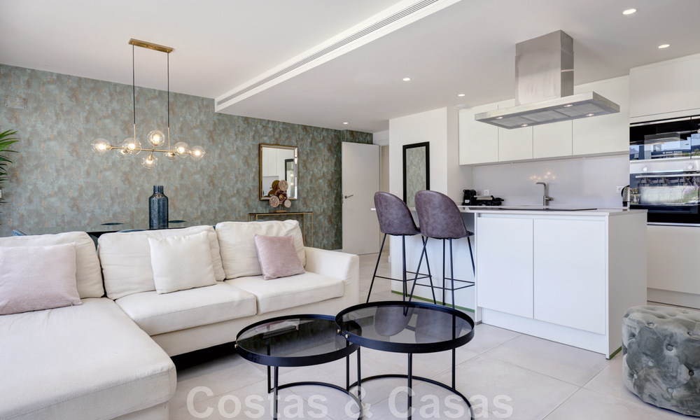 Appartement moderne de 3 chambres, prêt à être emménagé, à louer dans un complexe de golf sur le nouveau Golden Mile, entre Marbella et Estepona 45556