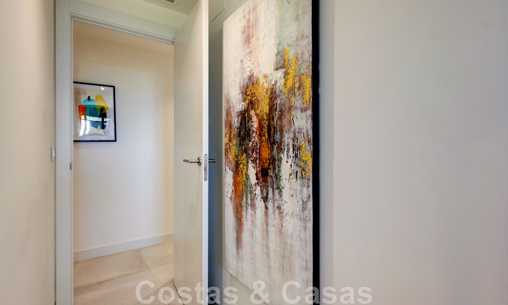 Appartement moderne de 3 chambres, prêt à être emménagé, à louer dans un complexe de golf sur le nouveau Golden Mile, entre Marbella et Estepona 45578