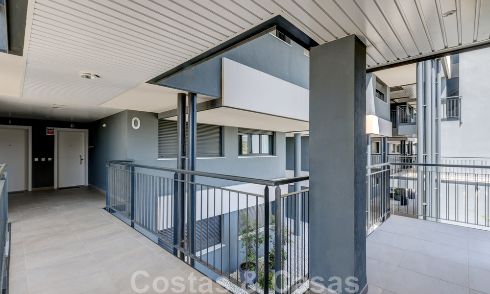 Appartement moderne de 3 chambres, prêt à être emménagé, à louer dans un complexe de golf sur le nouveau Golden Mile, entre Marbella et Estepona 45585